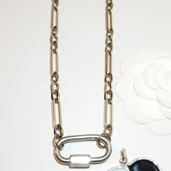 Carabiner Paperclip Chain with Enamel Peace Heart - Picture 3 of 5